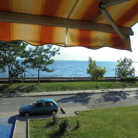 Апартамент Таня Apartment Pomorie