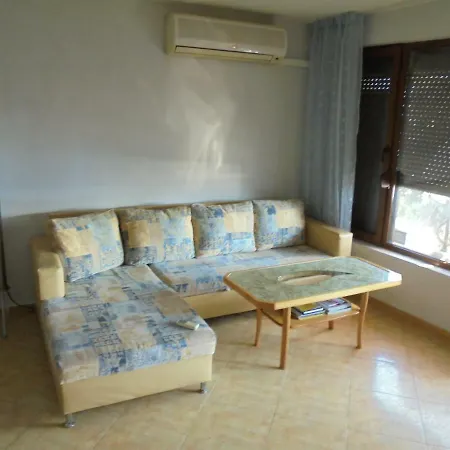 Апартамент Таня Apartment Pomorie