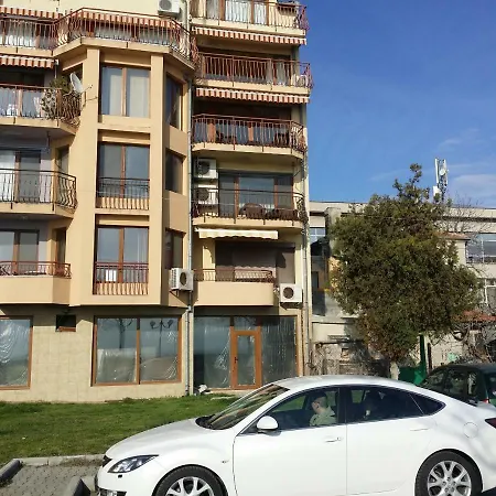 Апартамент Таня Apartment